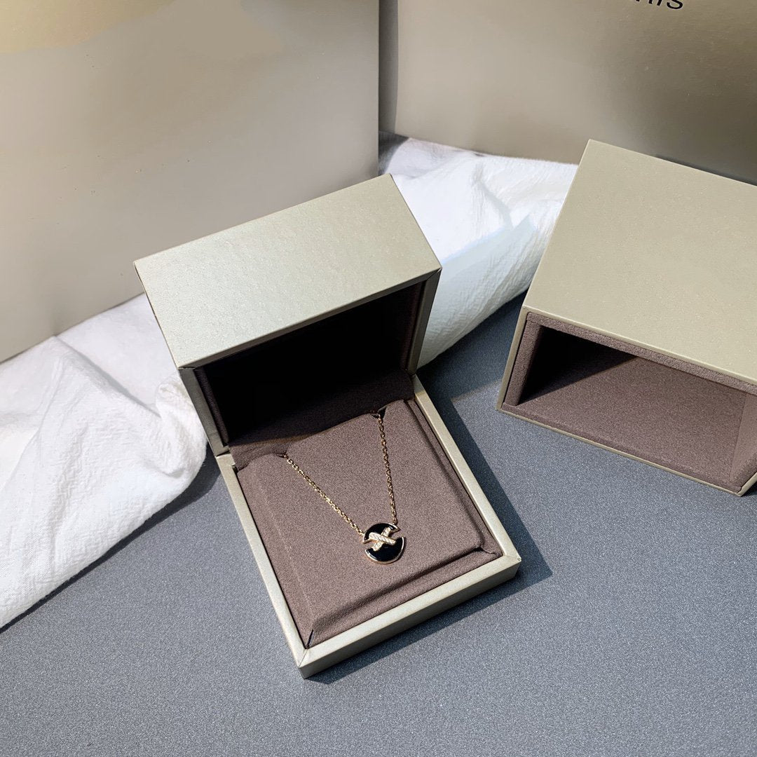 Mysitc JEUX DE PINK GOLD DIAMOND NECKLACE