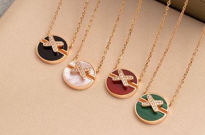 Mysitc JEUX DE PINK GOLD DIAMOND NECKLACE