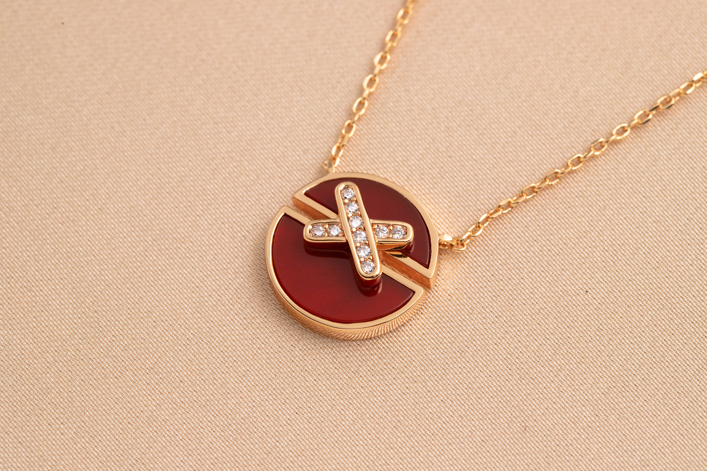 Mysitc JEUX DE PINK GOLD DIAMOND NECKLACE