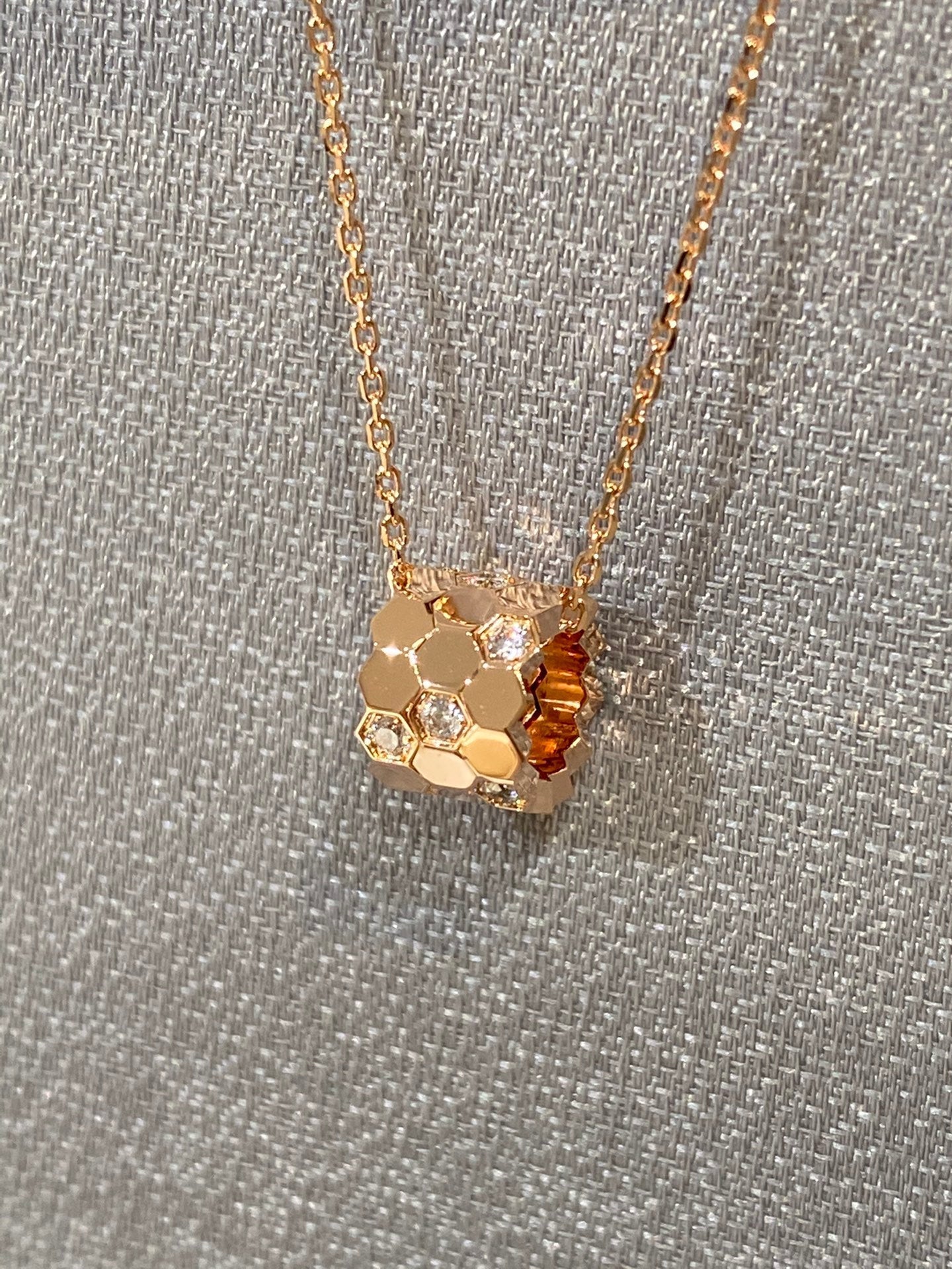 Mysitc BEE LOVE DIAMOND NECKLACE