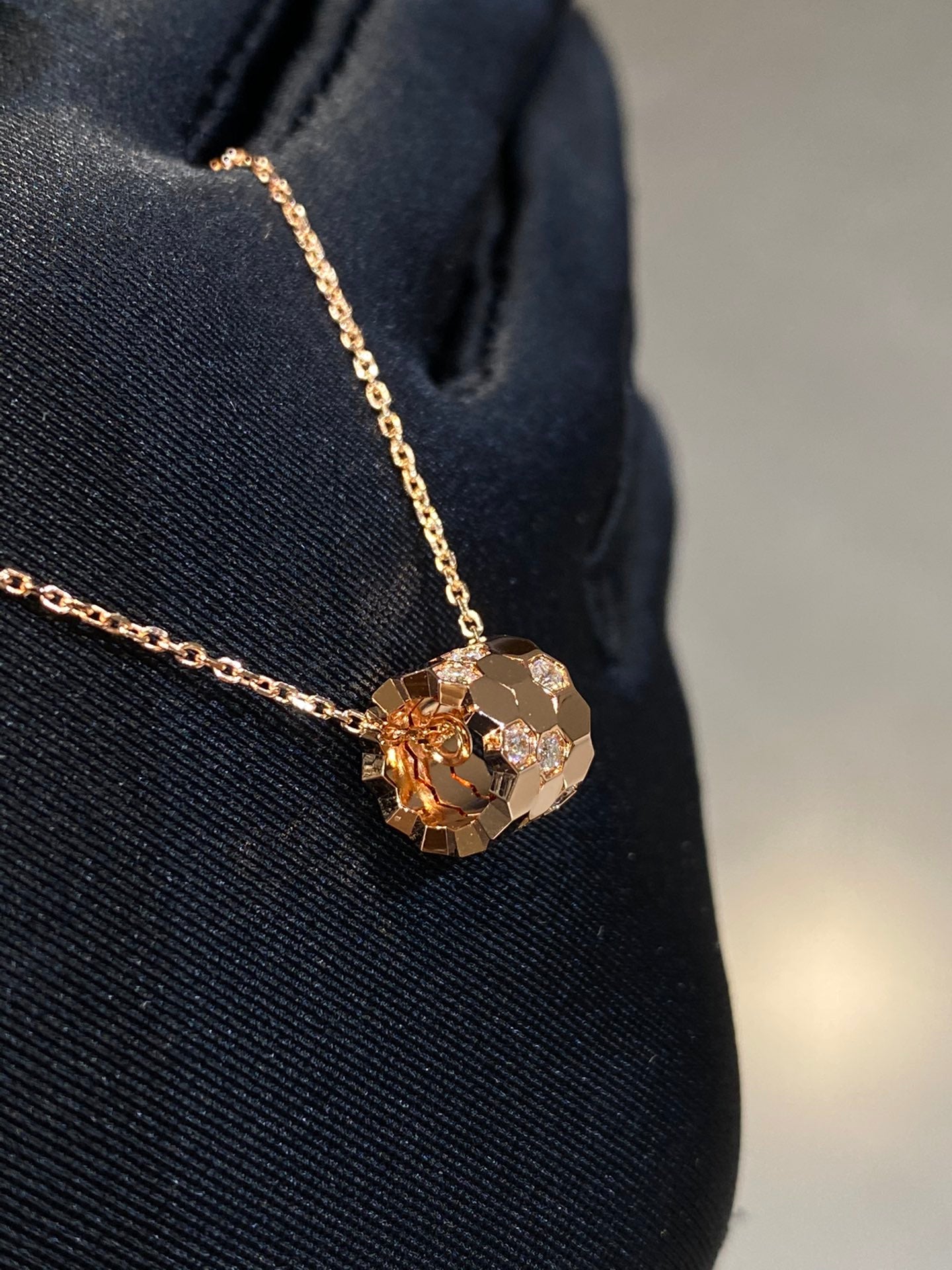 Mysitc BEE LOVE DIAMOND NECKLACE