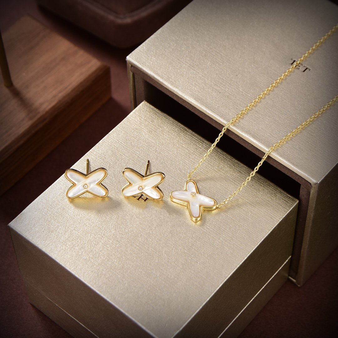 Mysitc JEUX DE WHITE MOP GOLD DIAMOND EARRINGS