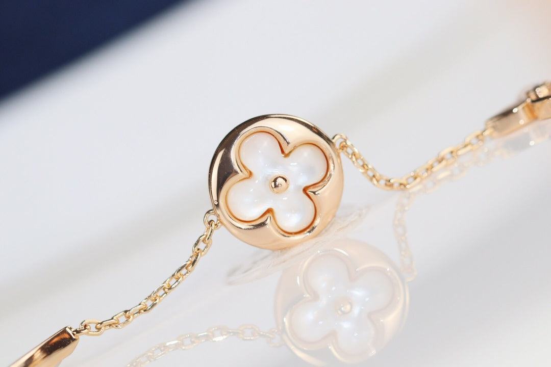 Mysitc LEAF CLOVER BRACELET