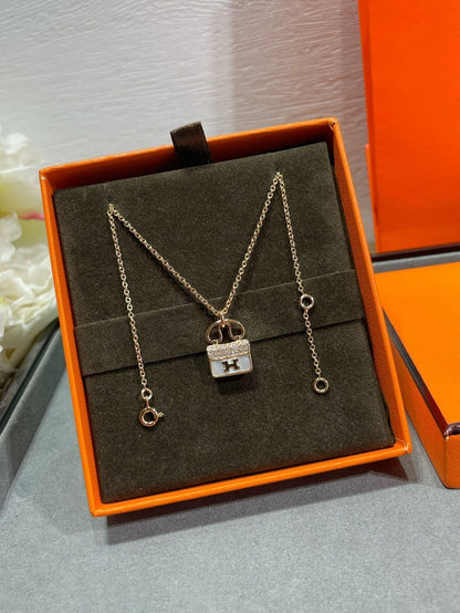 Mysitc H CIRCE MOISSANITE PENDANT NECKLACE GOLD