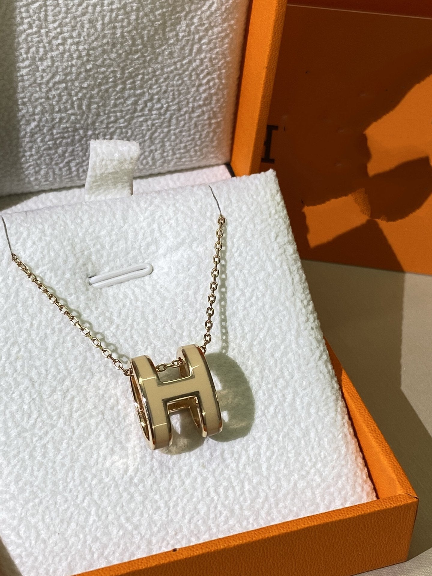 Mysitc HM CLIC YELLOW ENAMEL GOLD NECKLACE