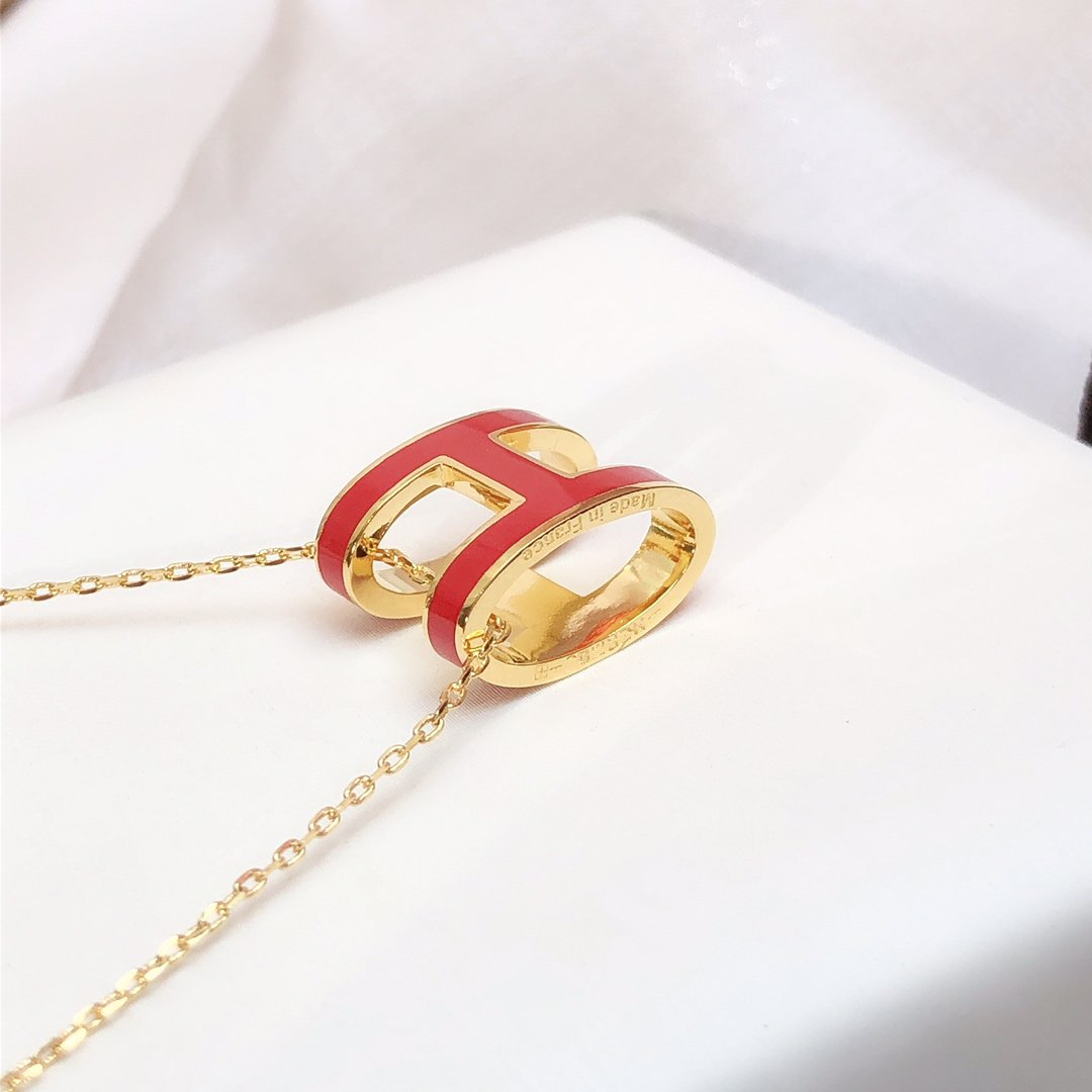 Mysitc HM CLIC RED ENAMEL GOLD NECKLACE
