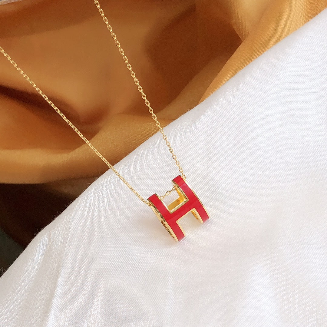 Mysitc HM CLIC RED ENAMEL GOLD NECKLACE
