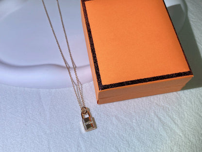 Mysitc HM ADVANCED NICHE LOCK HEAD NECKLACE DIAMONDS