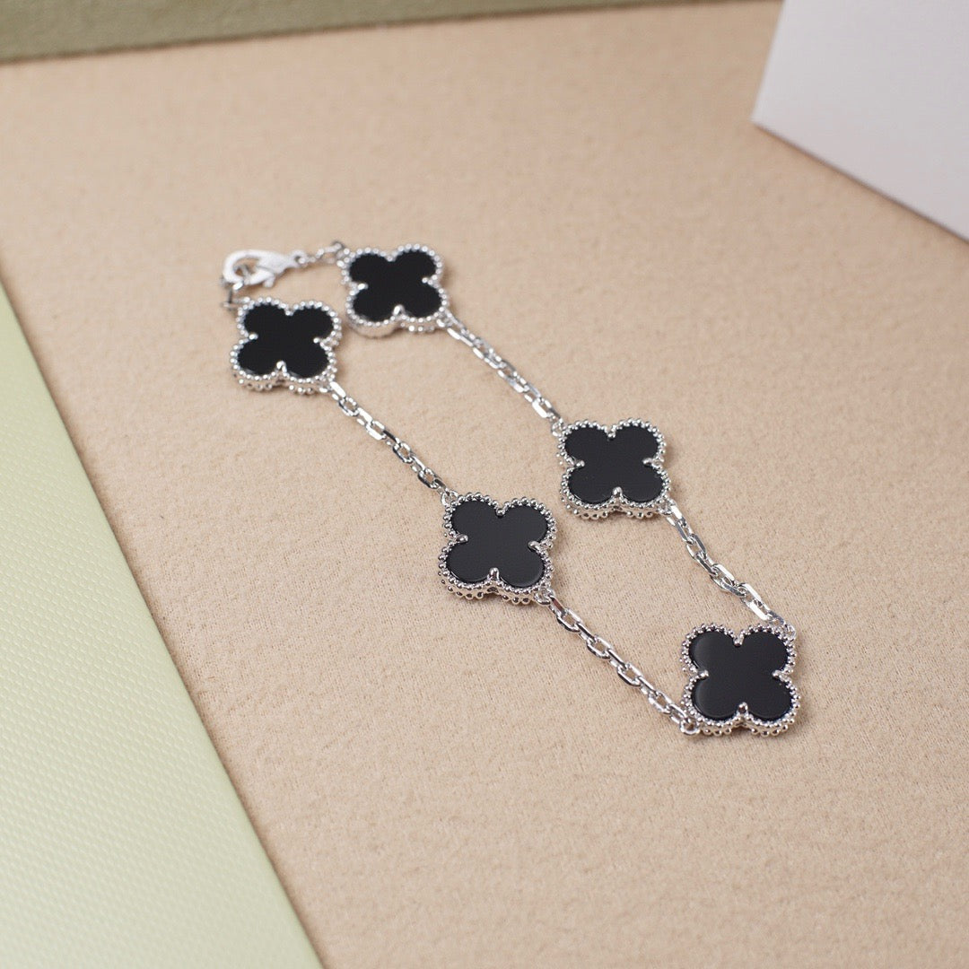 [Mysitc ]New CLOVER 5 MOTIF ONYXS BRACELET COLLECTION