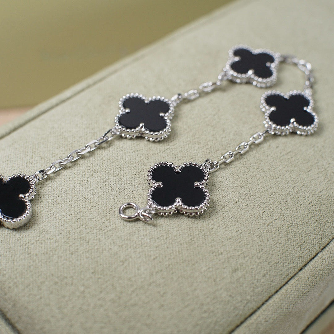 [Mysitc ]New CLOVER 5 MOTIF ONYXS BRACELET COLLECTION