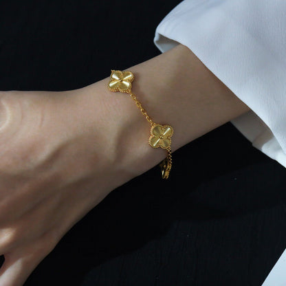[Mysitc ]New  CLOVER 5 MOTIF LASER BRACELET COLLECTION