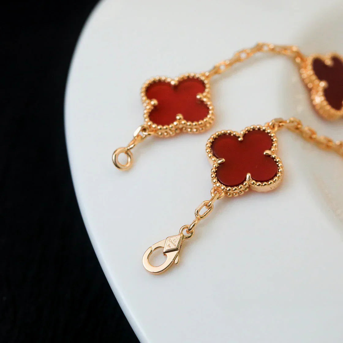 [Mysitc ]New  CLOVER 5 MOTIF RED CORNELIAN BRACELET COLLECTION