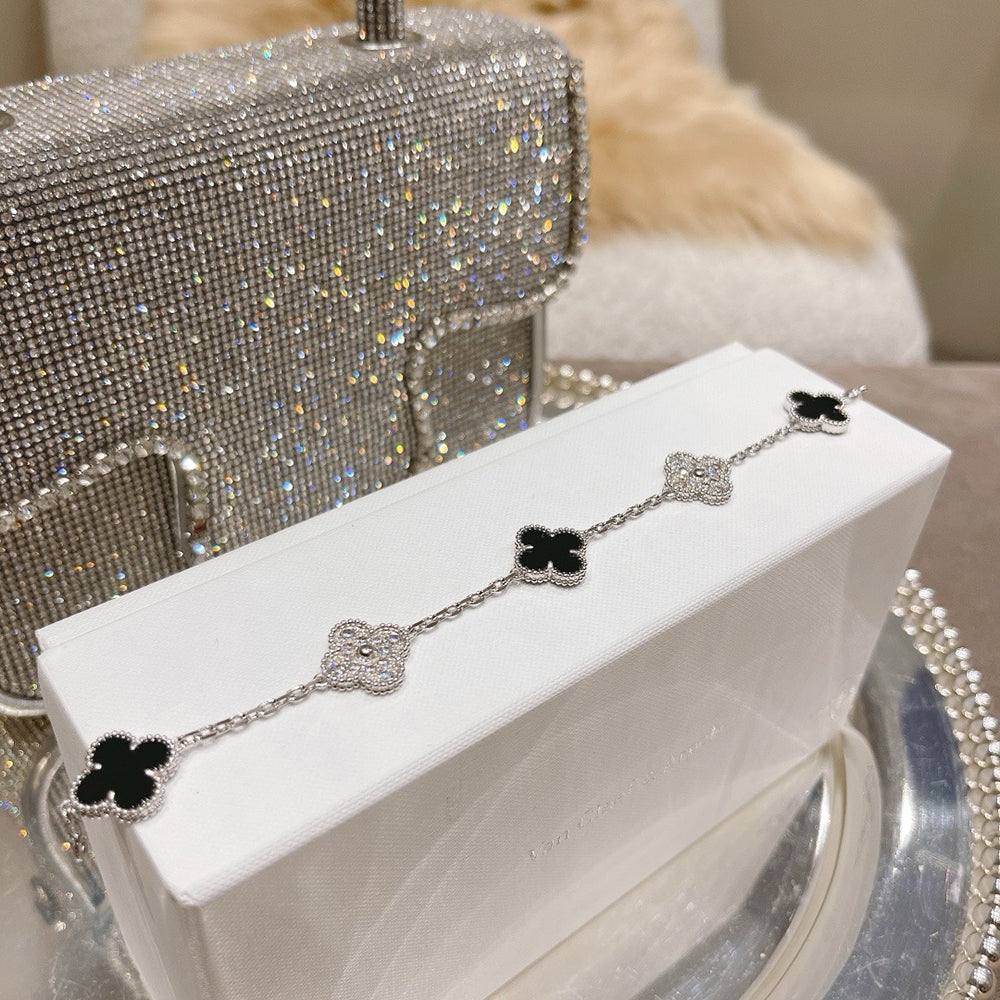 [Mysitc ]New CLOVER 5 MOTIF ONYXS BRACELET COLLECTION