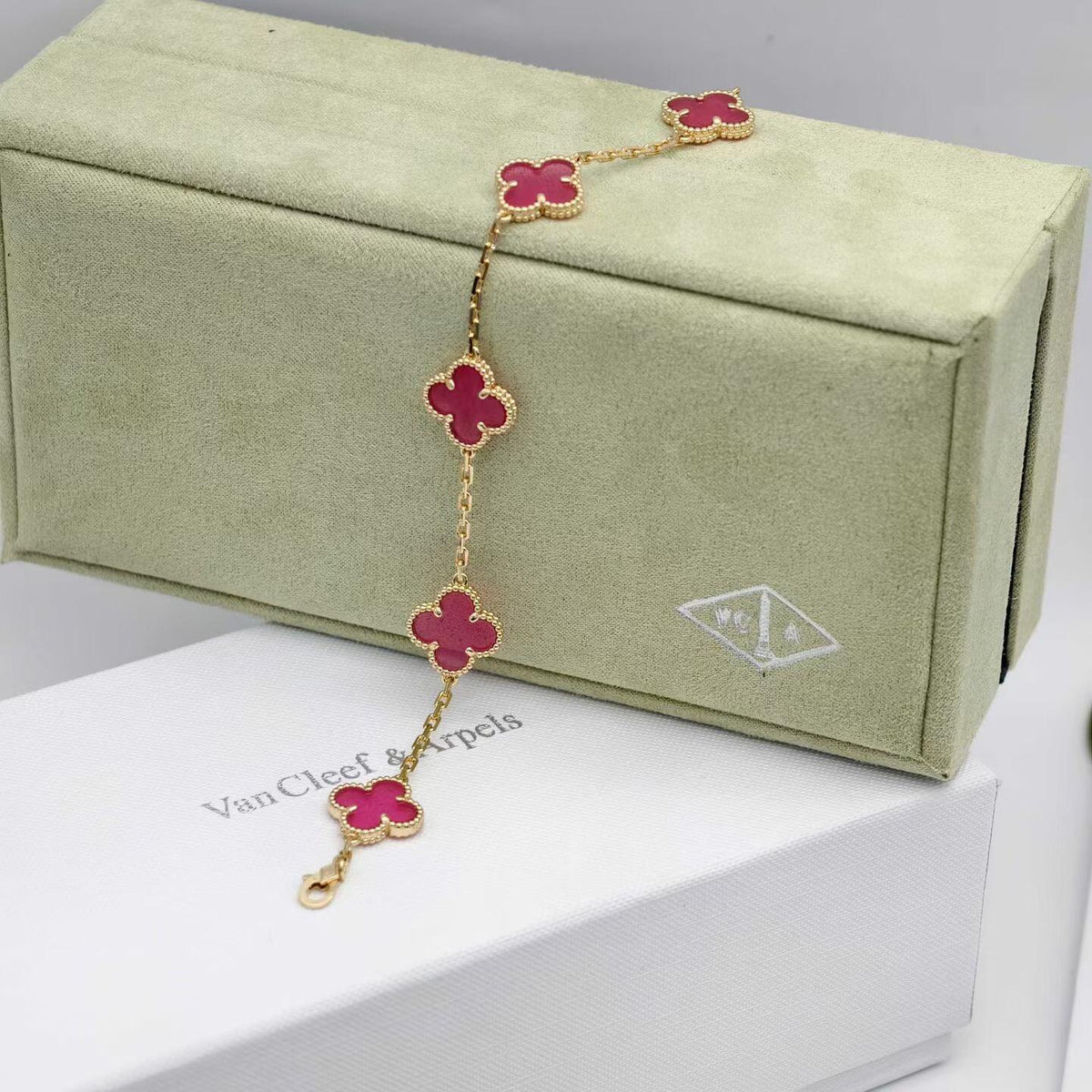 [Mystic]NEW CLOVER 5 MOTIFS PINK ENAMEL BRACELET