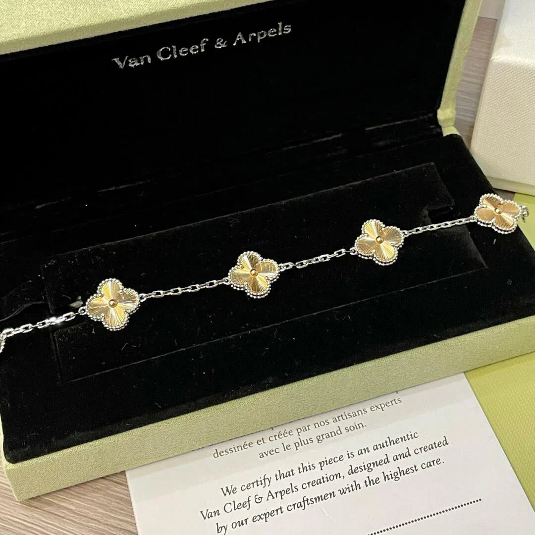 [Mysitc ]New  CLOVER 5 MOTIF LASER BRACELET COLLECTION