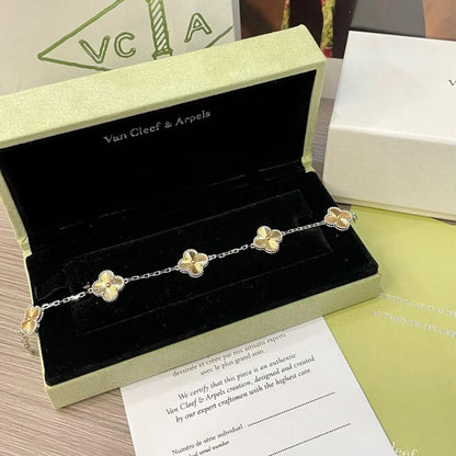 [Mysitc ]New  CLOVER 5 MOTIF LASER BRACELET COLLECTION