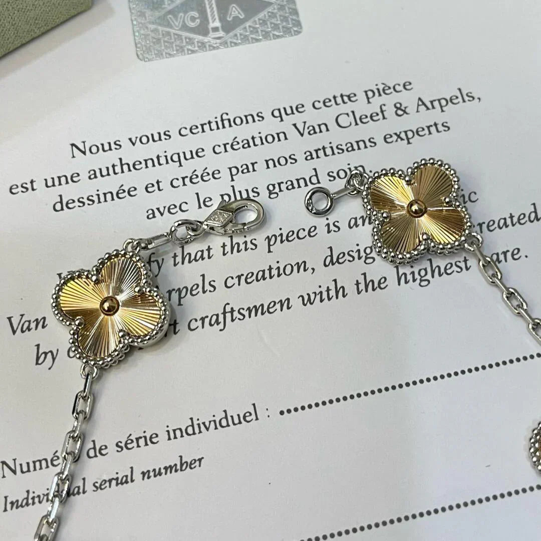 [Mysitc ]New  CLOVER 5 MOTIF LASER BRACELET COLLECTION