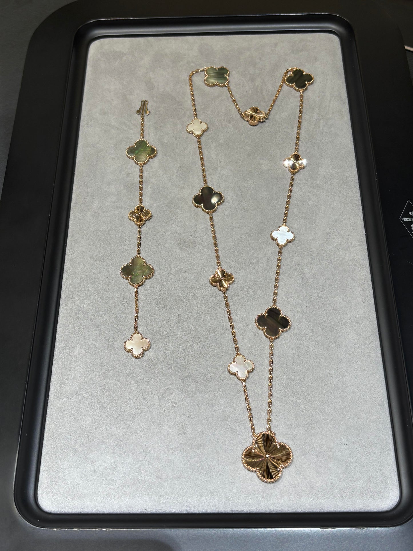 [Mysitc ] 25 NEW CLOVER 15 MOTIFS GRAY MOTHER-OF-PEARL