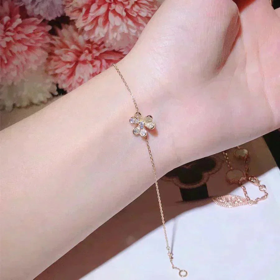 Mysitc FRIVOLE GOLD FLOWER DIAMOND BRACELET