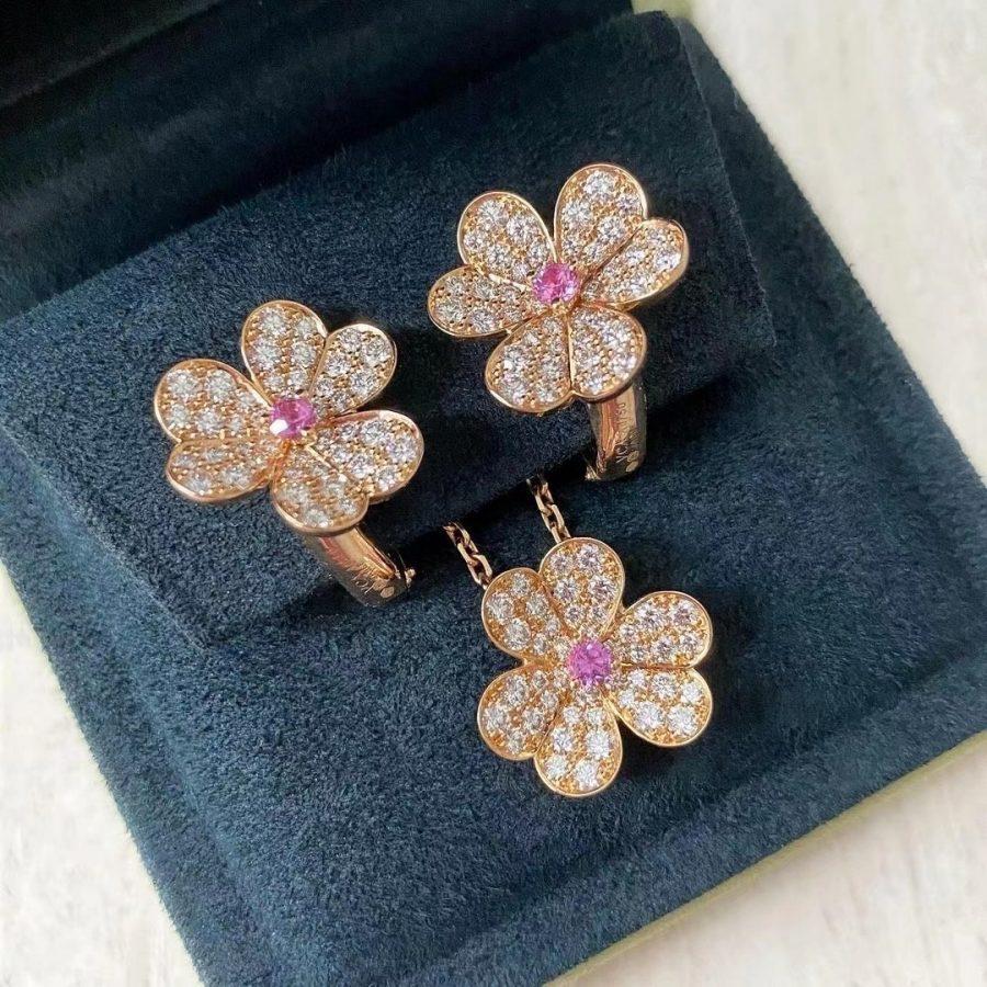 Mysitc FRIVOLE ROSE GOLD FLOWER DIAMOND NECKLACE