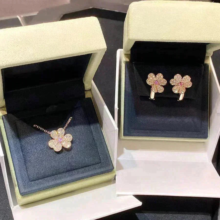 Mysitc FRIVOLE ROSE GOLD FLOWER DIAMOND NECKLACE