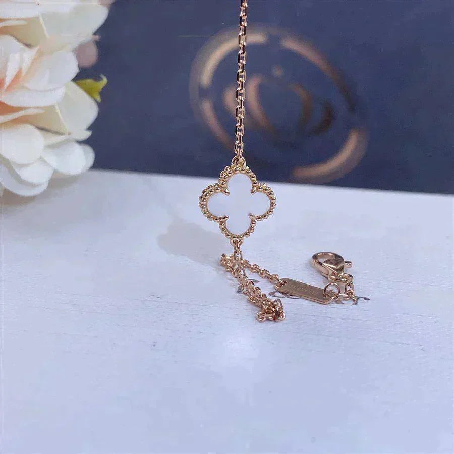 Mysitc CLOVER WHITE MOP SINGLE FLOWER BRACELET