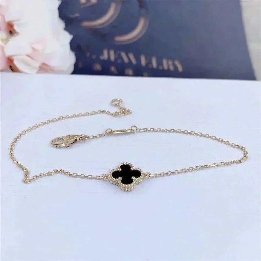 Mysitc CLOVER ONYX SINGLE FLOWER BRACELET