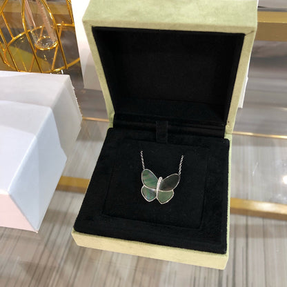 Mysitc LARGE BUTTERFLY SILVER PENDANT DIAMOND NECKLACE