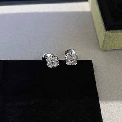 Mysitc CLOVER MINI DIAMOND STUD EARRINGS